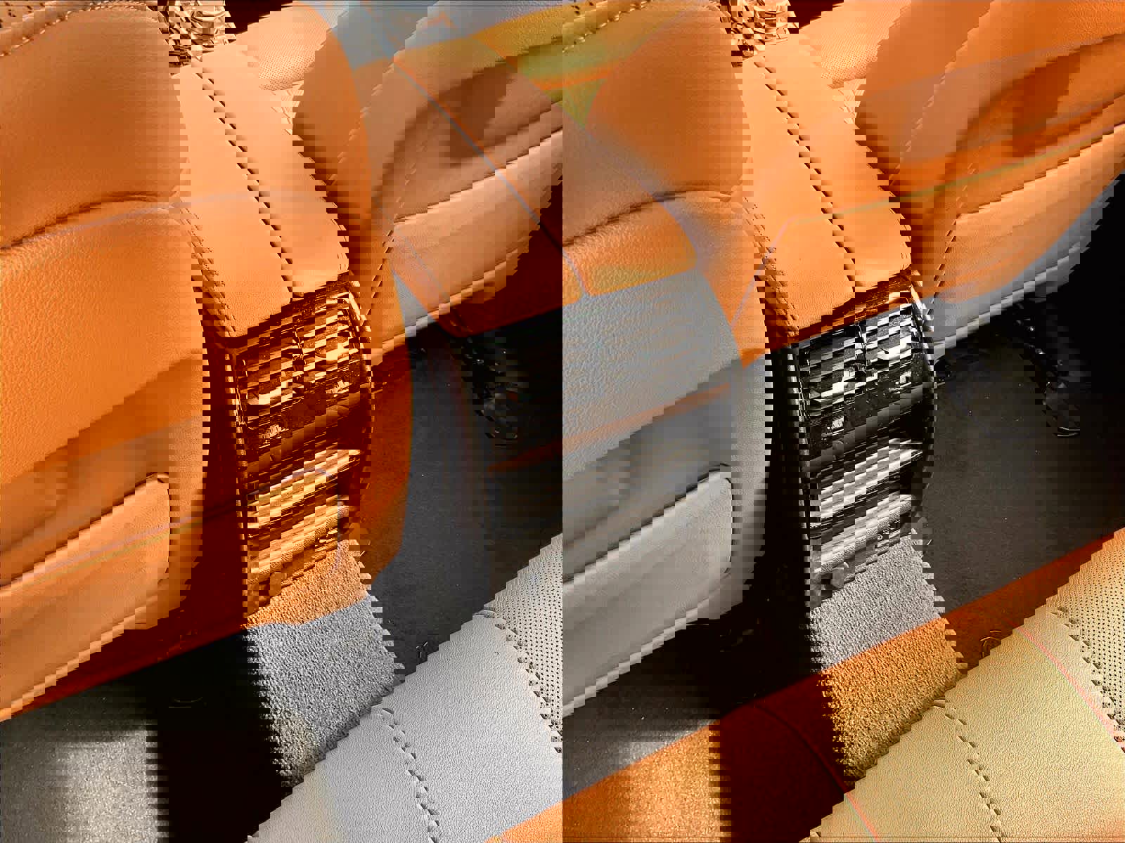 Used 2023 BMW 530i w/ Convenience Package image 35