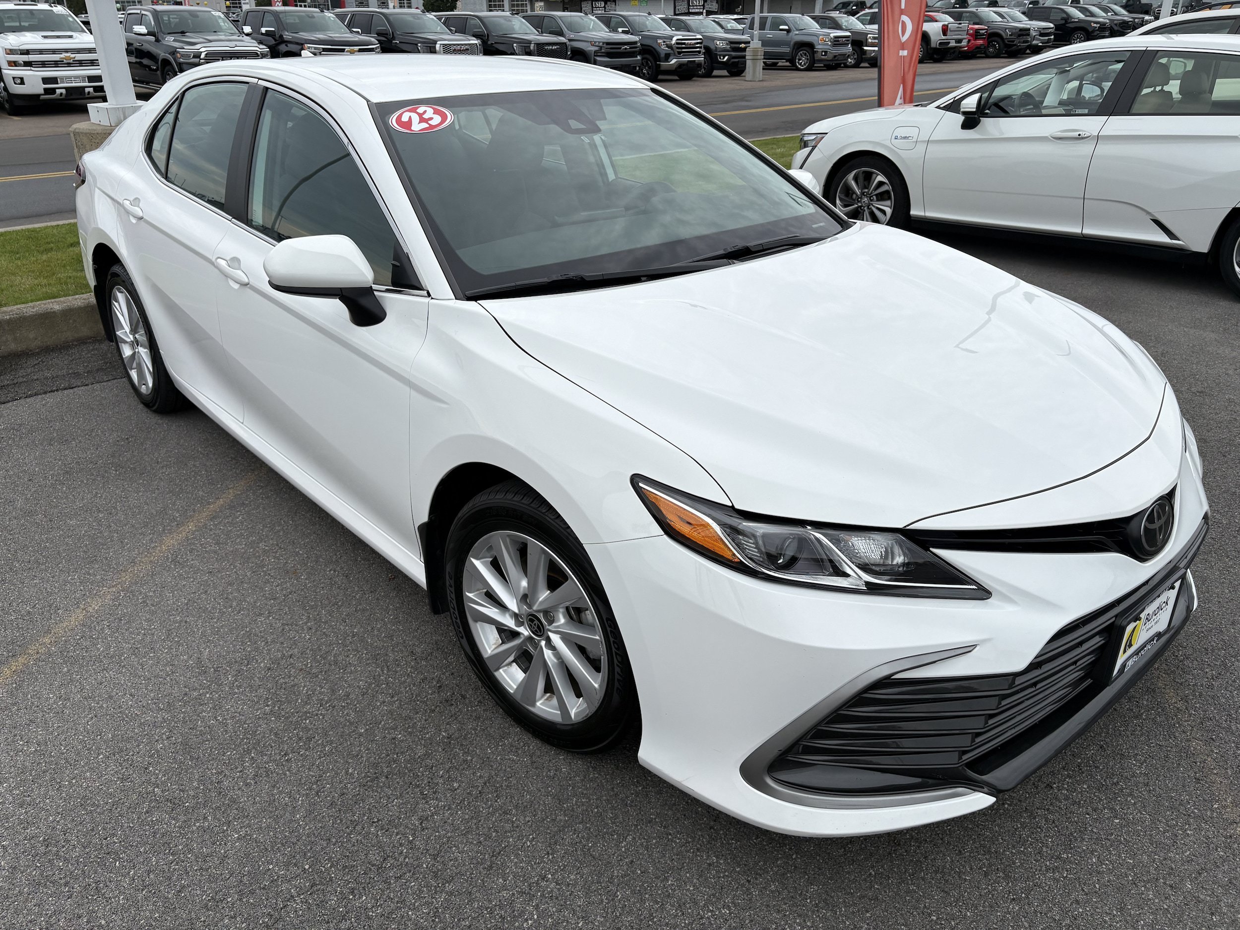 Used 2023 Toyota Camry LE AWD/4WD image 2