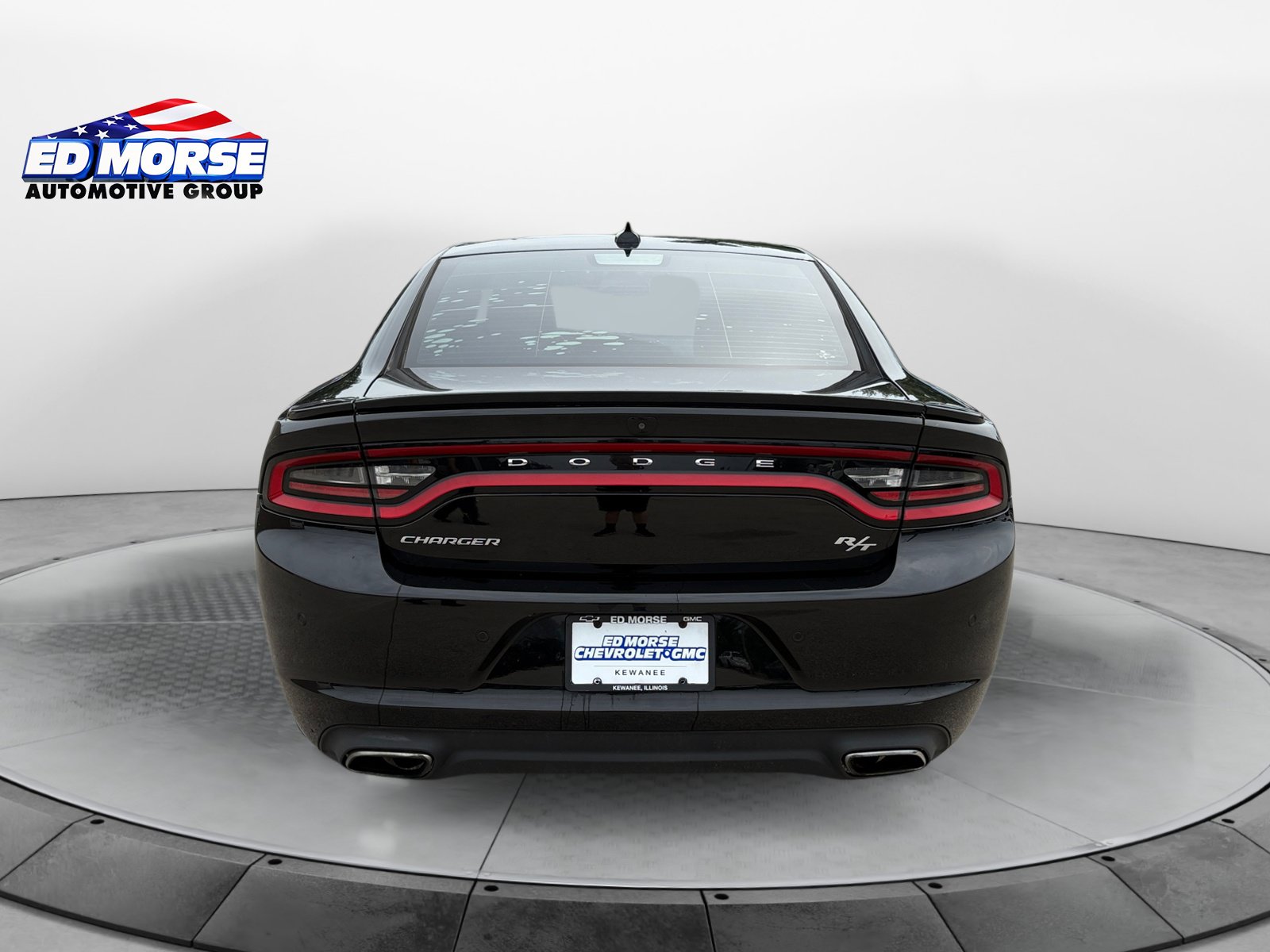 Used 2016 Dodge Charger R/T w/ Premium Group RWD image 4