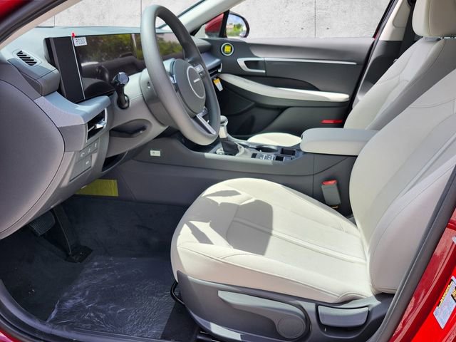 Used 2025 Hyundai Sonata SE image 3