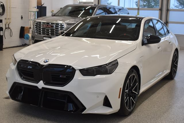 New 2027 BMW M5 w/ Executive Package AWD/4WD image 9