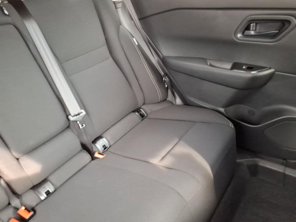 Used 2025 Nissan Rogue S FWD image 18