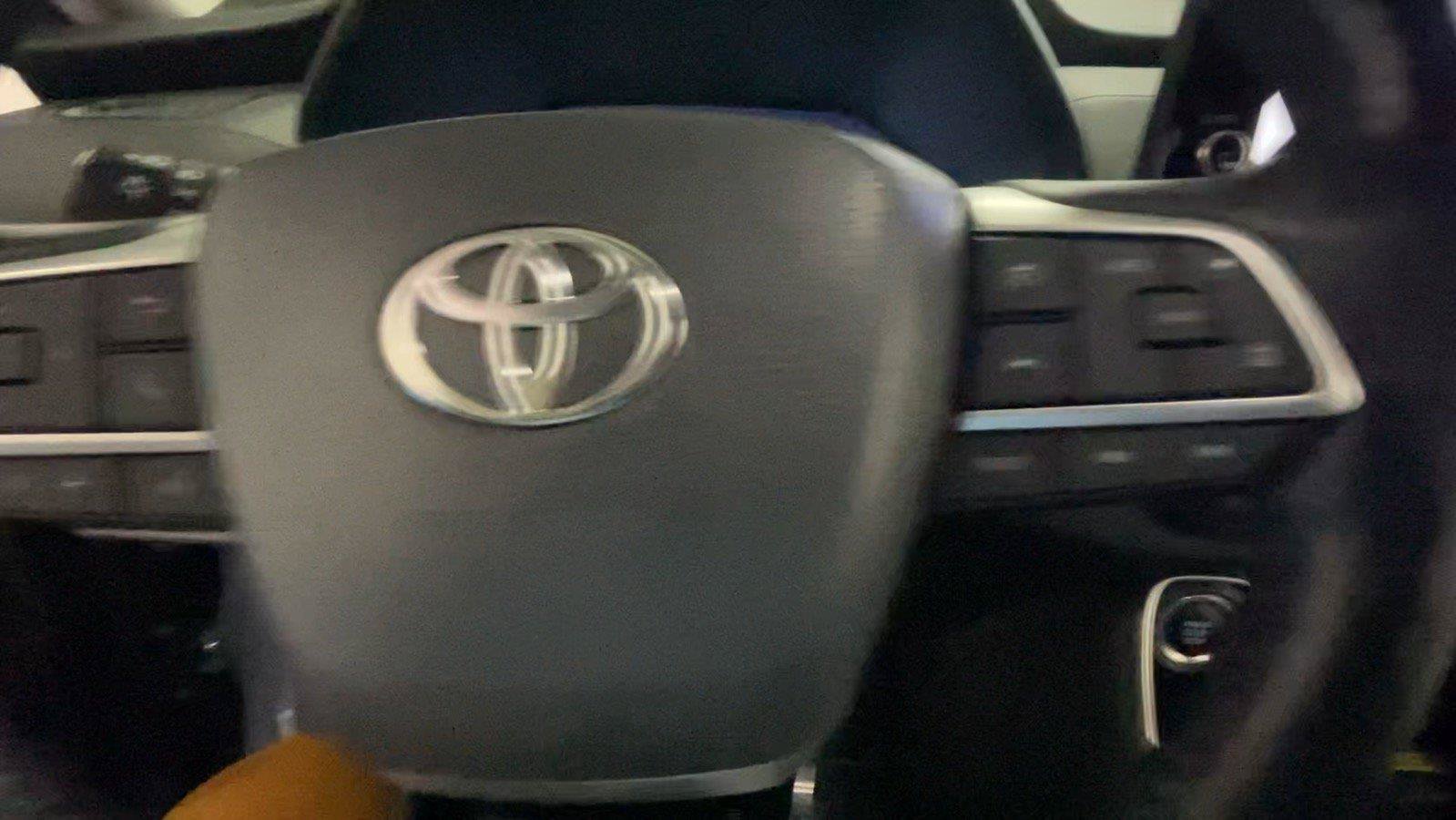 Used 2024 Toyota Grand Highlander AWD image 33