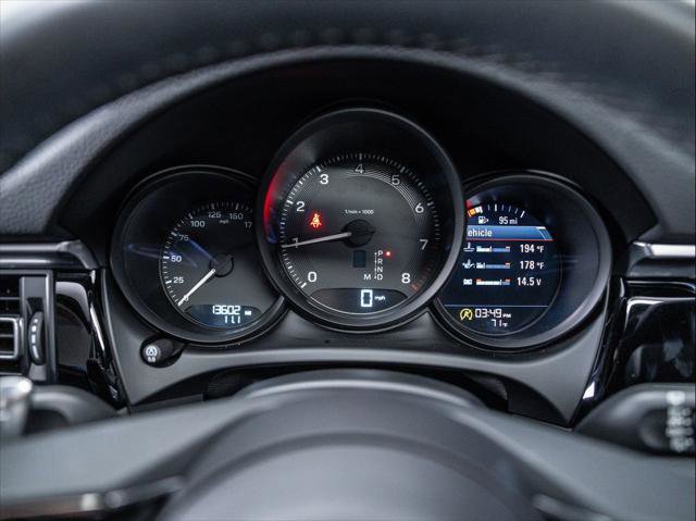 Used 2024 Porsche Macan image 21