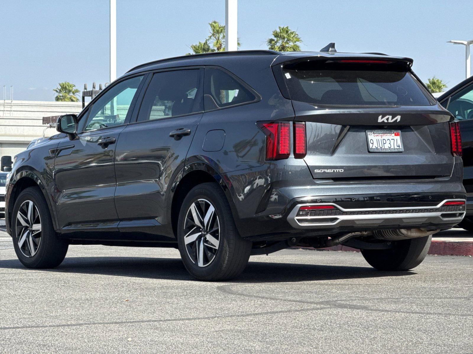 Certified 2023 Kia Sorento S FWD image 5