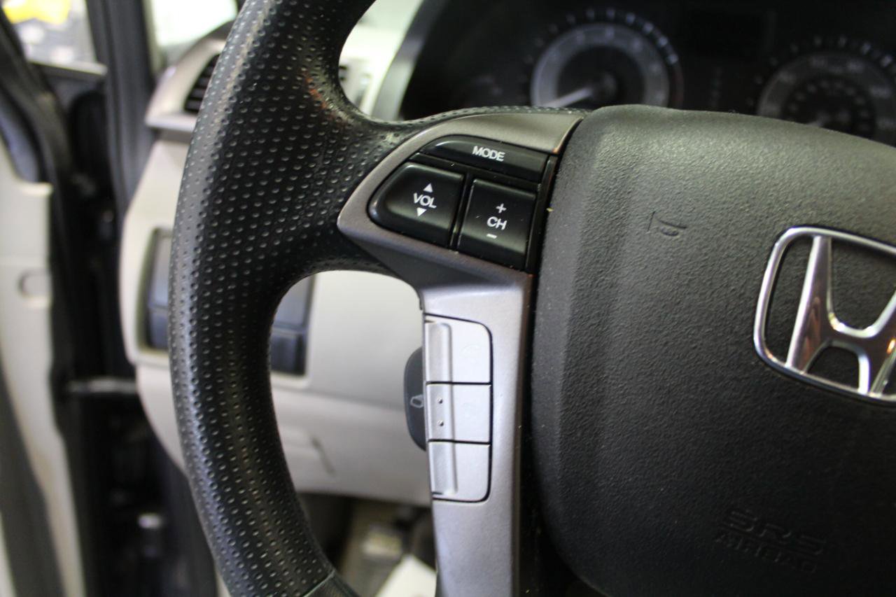Used 2015 Honda Odyssey LX image 9