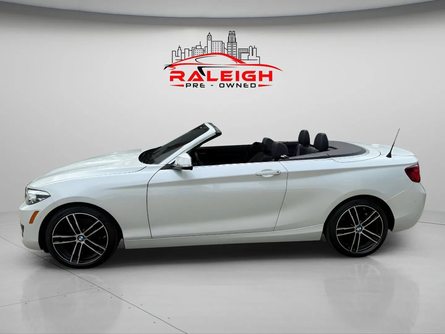 Used 2020 BMW 230i xDrive Convertible w/ Premium Package image 38