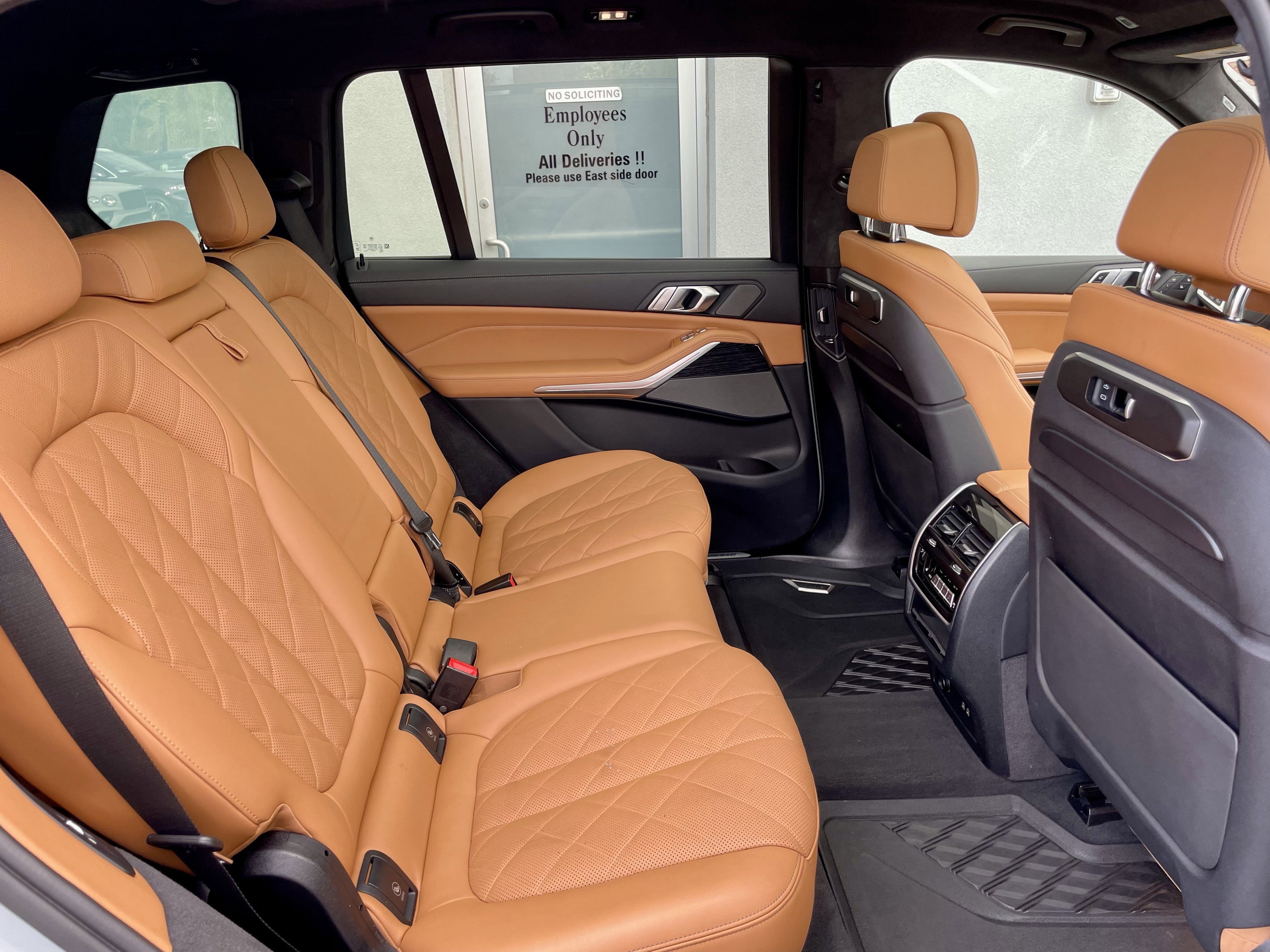 Used 2024 BMW X7 xDrive40i w/ Executive Package image 31