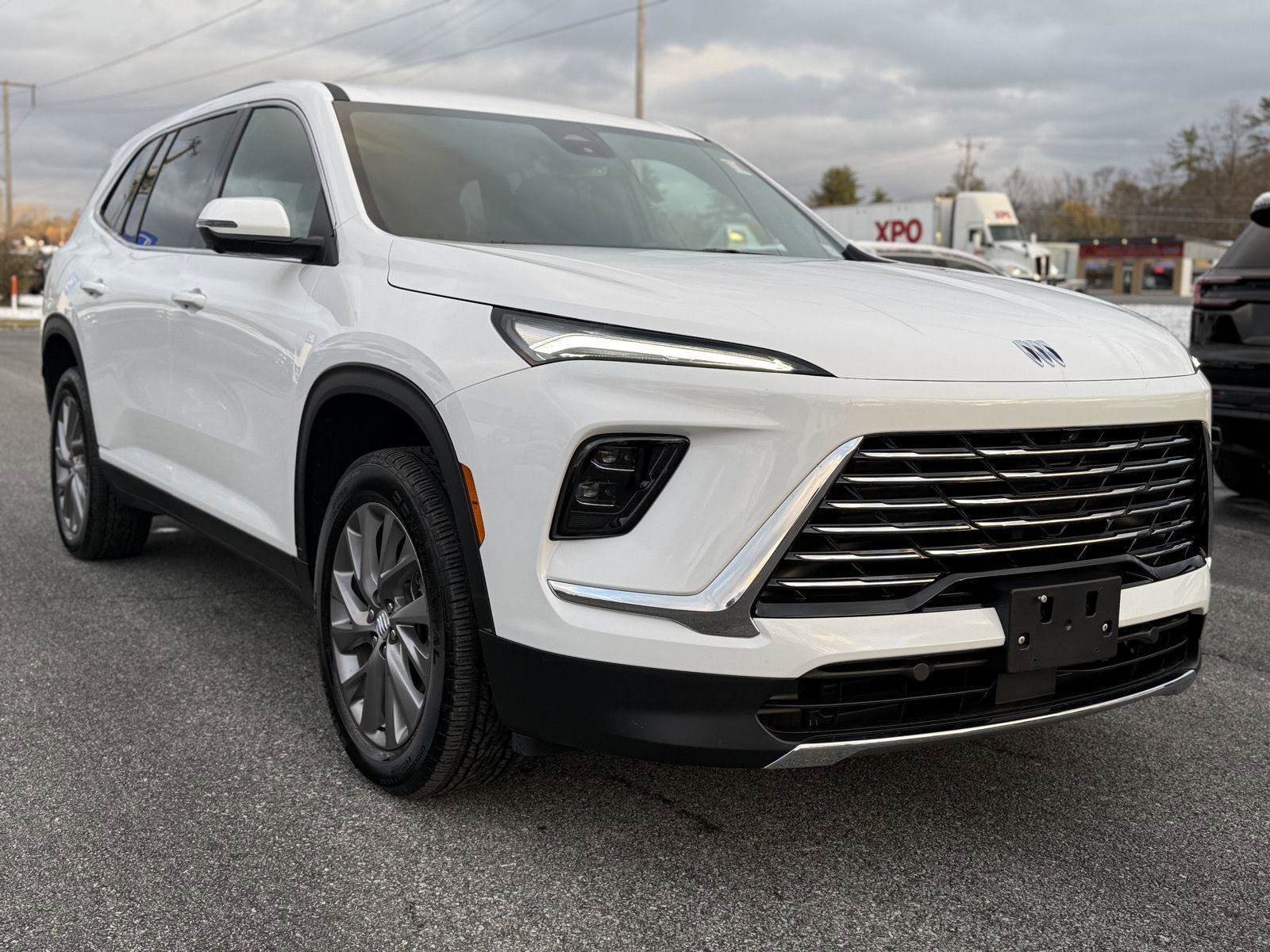 Certified 2025 Buick Enclave Preferred w/ Power Package image 3