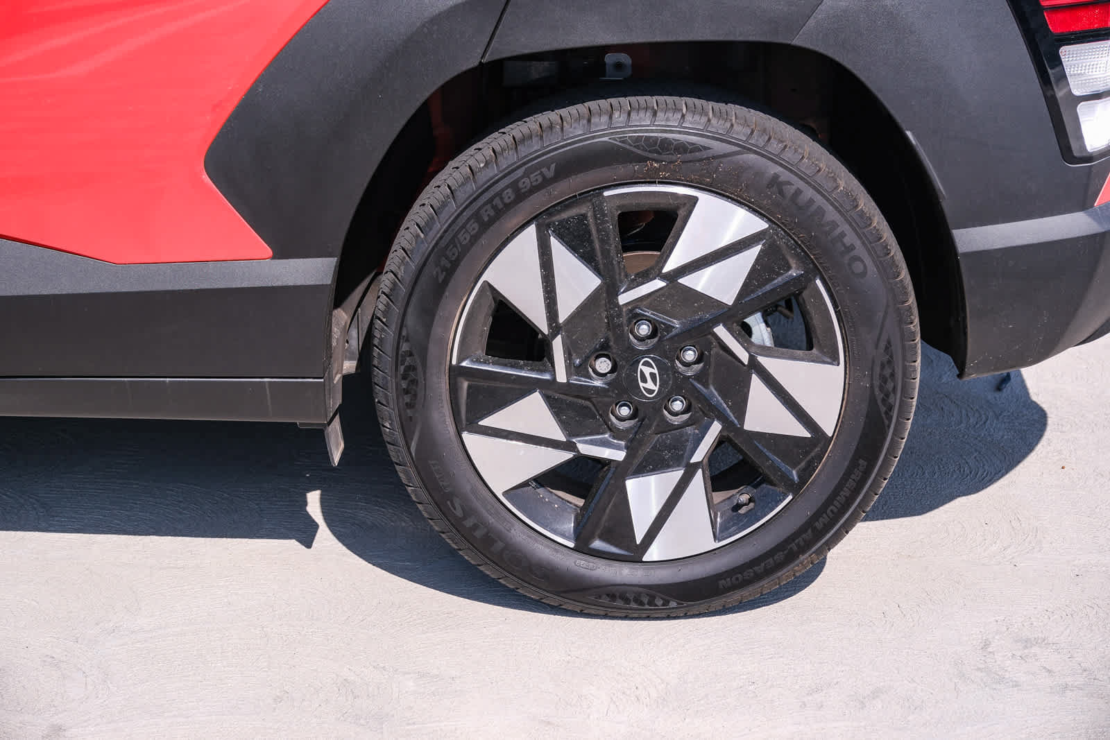 Used 2024 Hyundai Kona SEL w/ Convenience Package FWD image 9