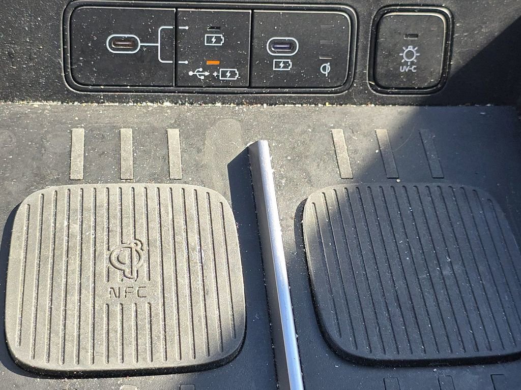 Used 2024 Hyundai Santa Fe Limited image 34