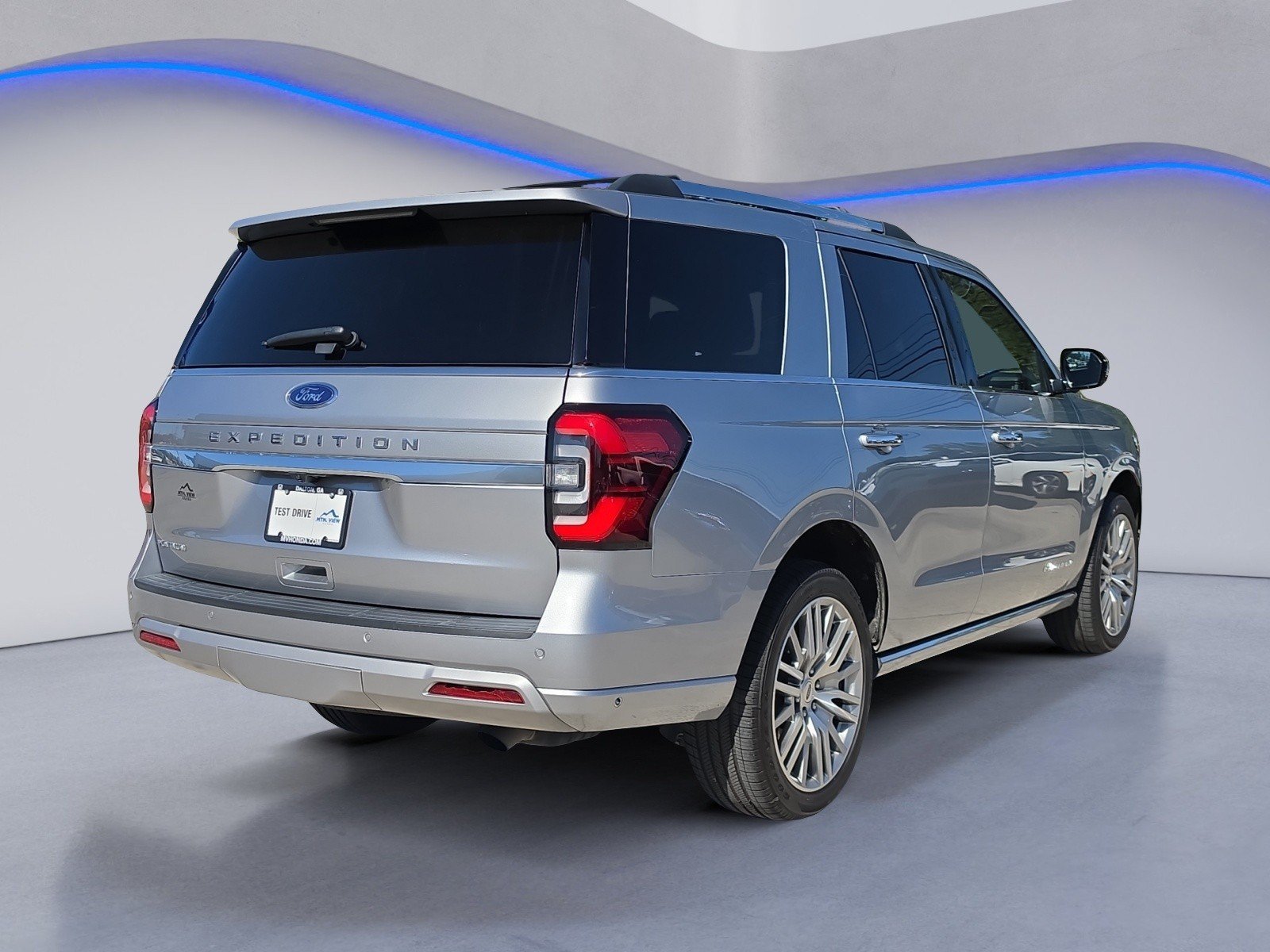 Used 2024 Ford Expedition Platinum AWD/4WD image 6