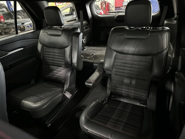 Used 2025 Ford Explorer ST-Line AWD/4WD image 28