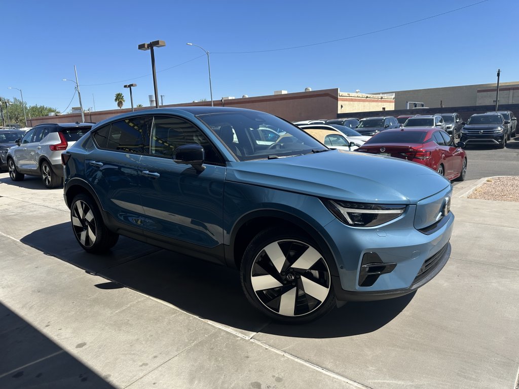 Used 2023 Volvo C40 P8 Recharge Ultimate image 5