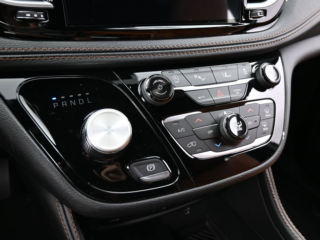 New 2026 Chrysler Pacifica Pinnacle image 24