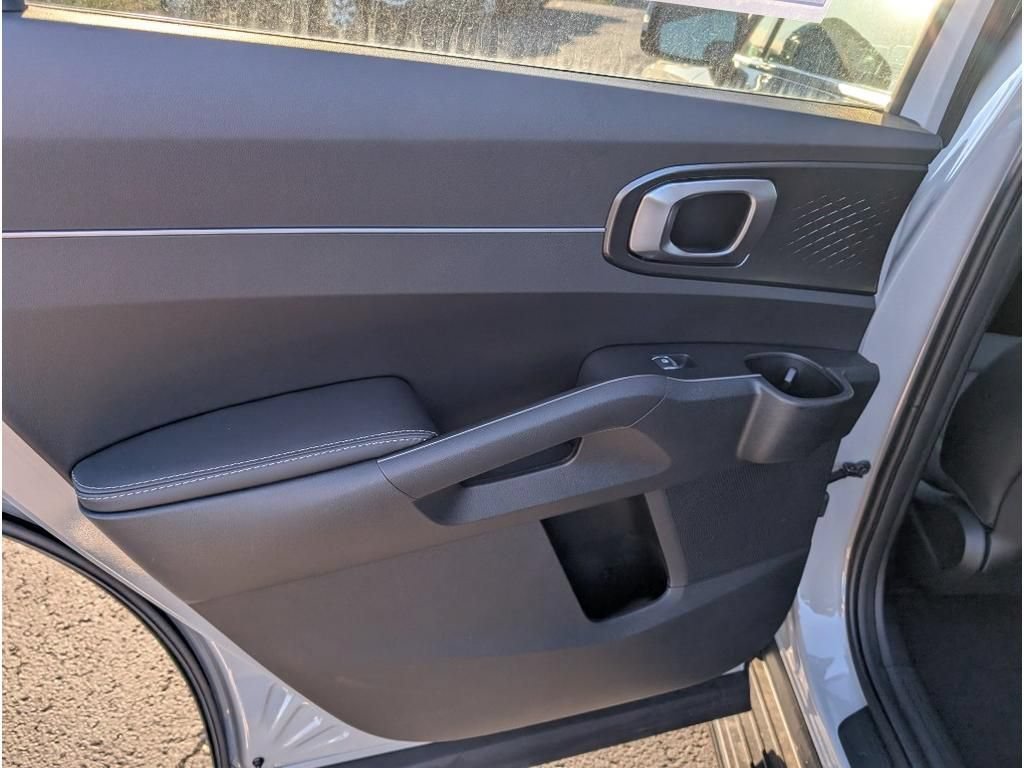 New 2026 Kia Sorento S w/ S Panoramic Sunroof Package FWD image 10