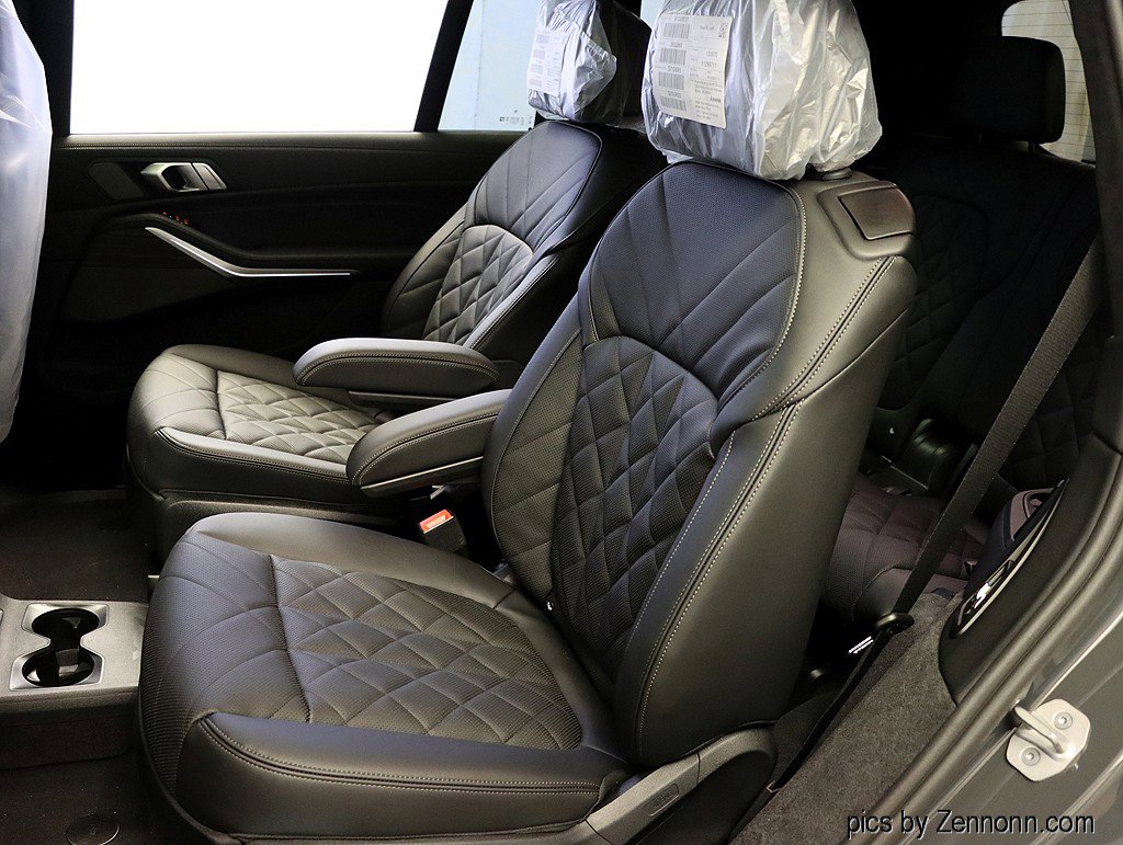 Used 2026 BMW X7 xDrive40i w/ M Sport Package image 12