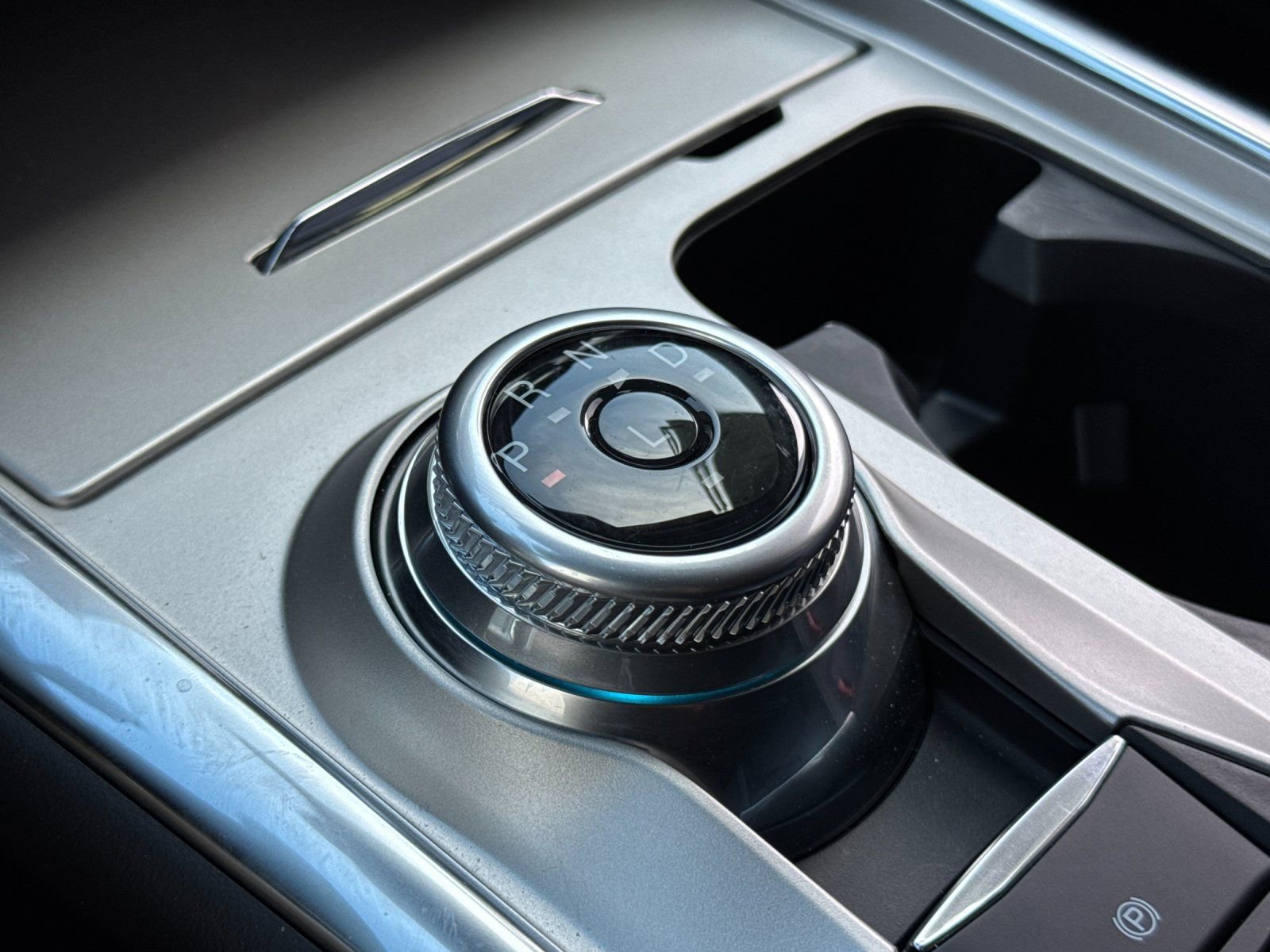 Used 2024 Ford Explorer XLT w/ Equipment Group 202A image 25