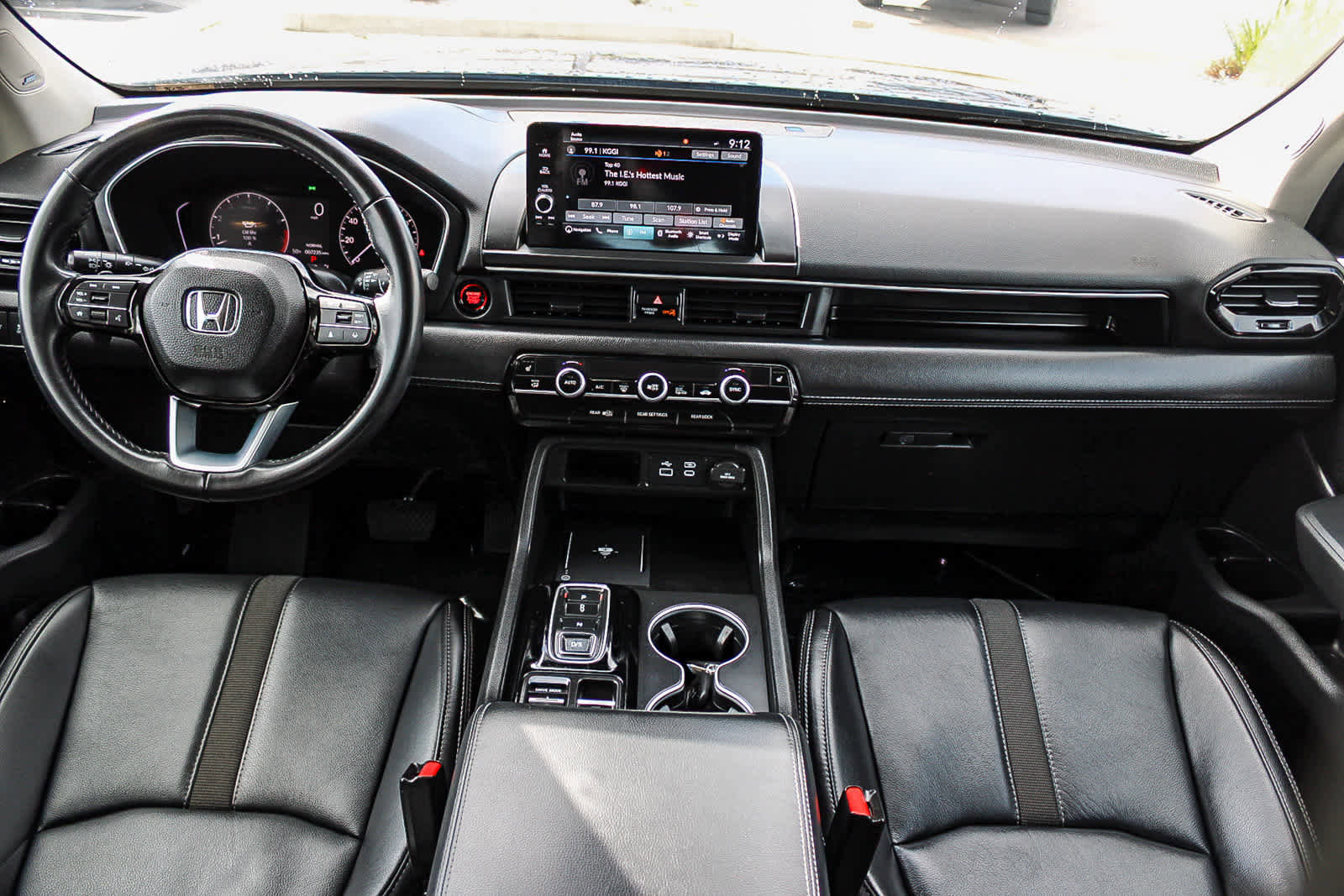 Certified 2025 Honda Pilot Touring image 11