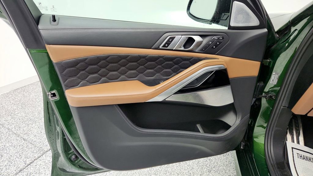 Used 2021 BMW X6 M image 11