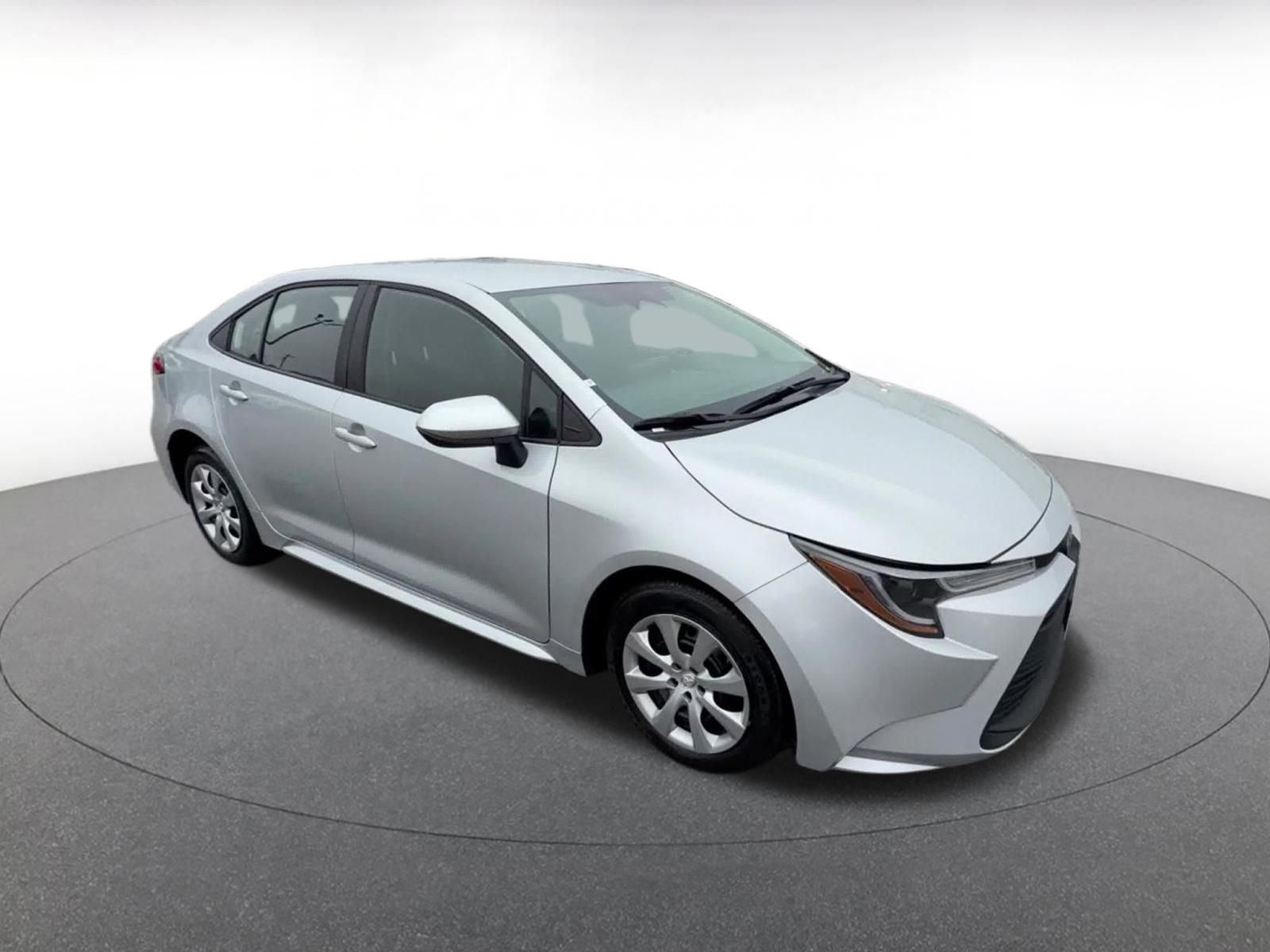 Used 2025 Toyota Corolla LE video 2