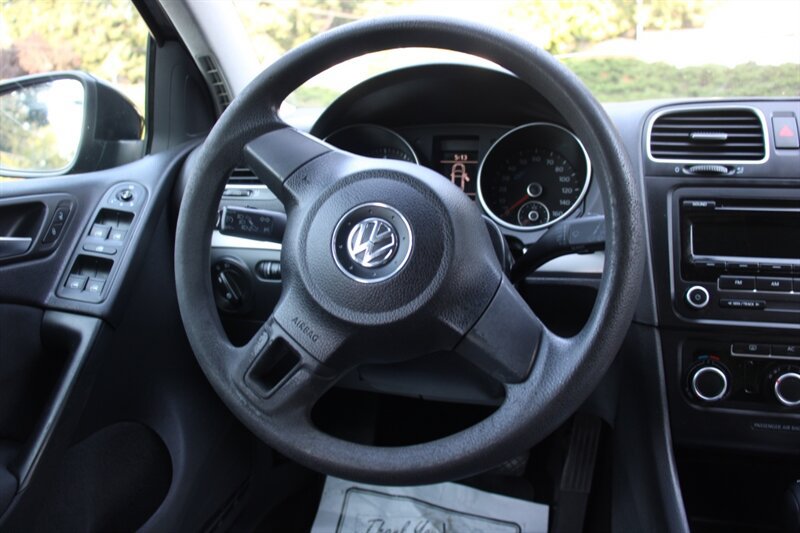 Used 2012 Volkswagen Golf 4-Door FWD image 16