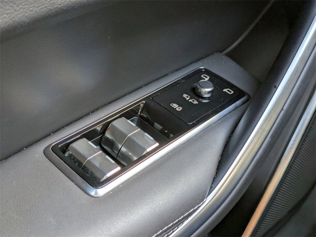 Certified 2025 Jaguar F-PACE R-Dynamic S image 27