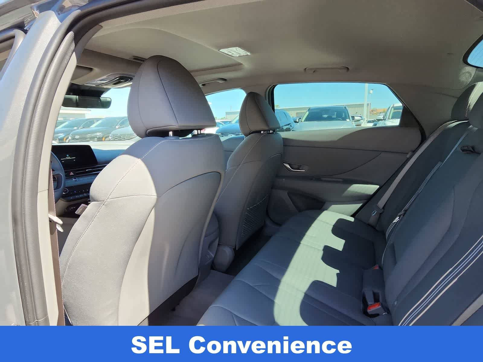 Certified 2025 Hyundai Elantra SEL FWD image 16