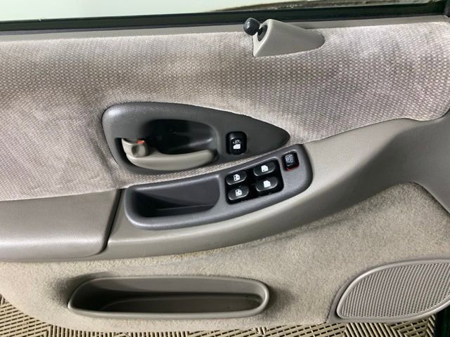 Used 2001 Chevrolet Lumina w/ Preferred Equipment Group FWD image 23