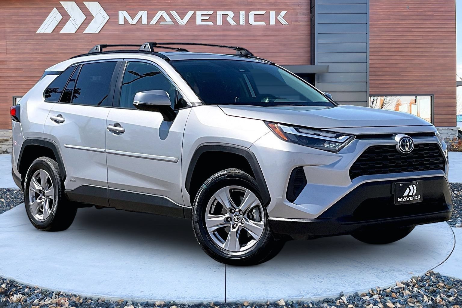 Used 2023 Toyota RAV4 LE AWD/4WD image 1