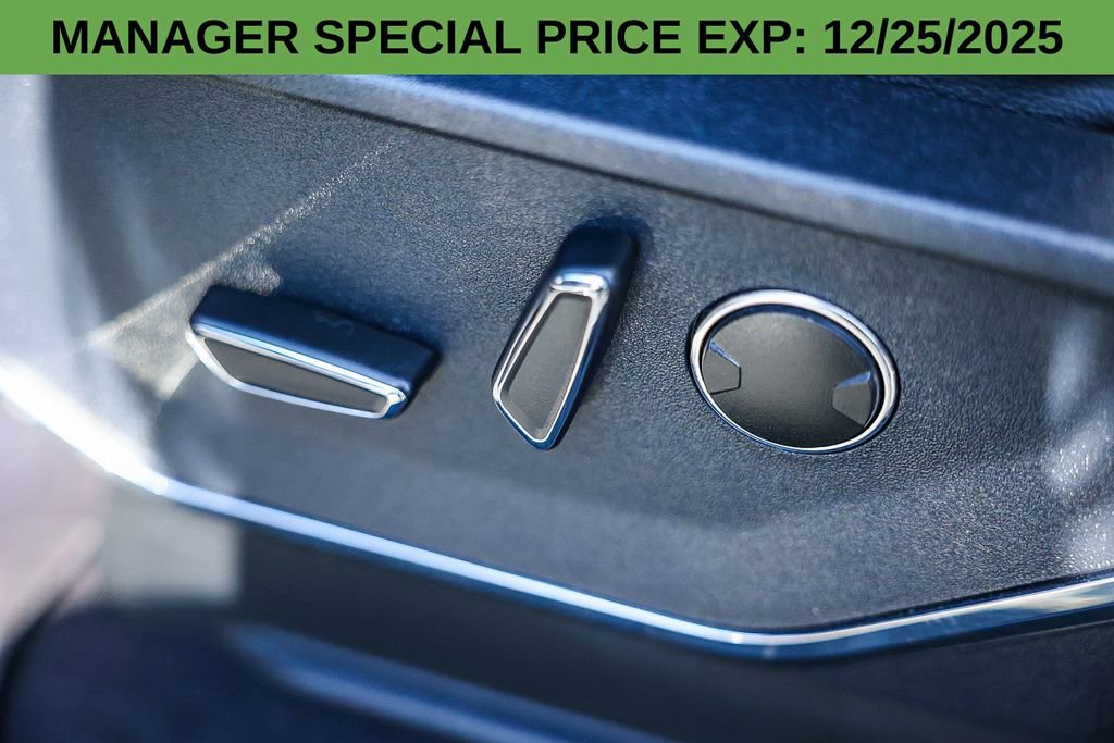 Used 2023 Ford F150 Lariat w/ Equipment Group 502A High image 28