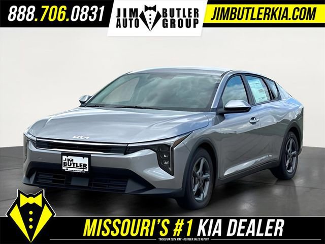 New 2025 Kia K4 LXS image 1