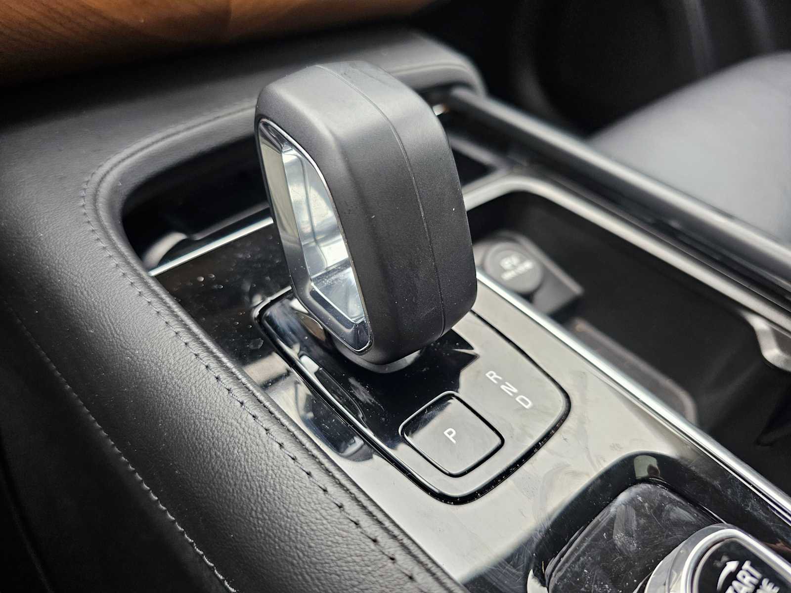 Used 2023 Volvo XC90 B6 Core w/ Protection Package Premier image 39