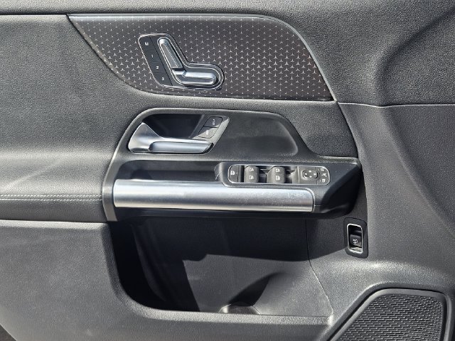 Used 2025 Mercedes-Benz GLA 250 image 23