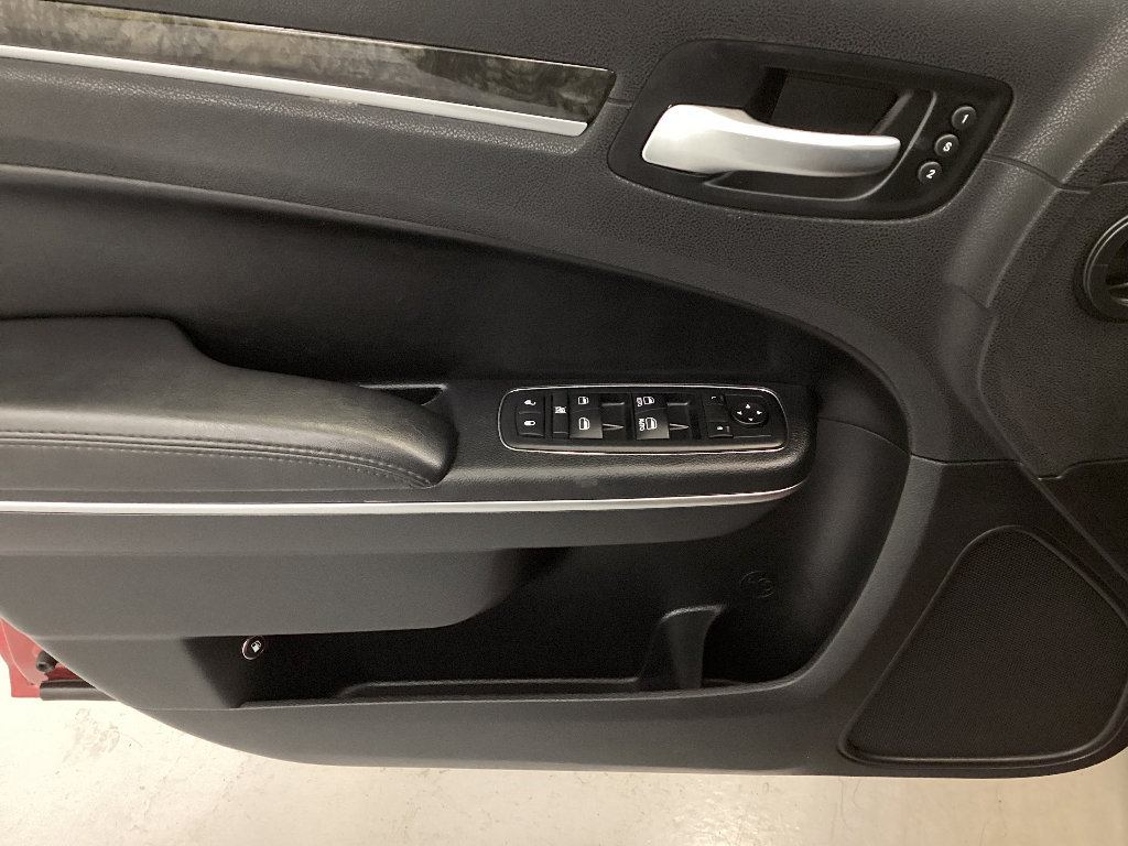 Used 2013 Chrysler 300 C w/ Light Group image 11