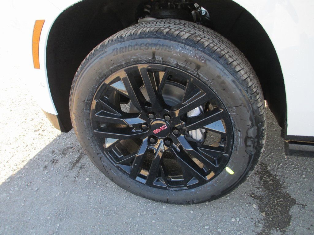 New 2026 GMC Yukon Denali w/ Sun & Power Step Package image 11
