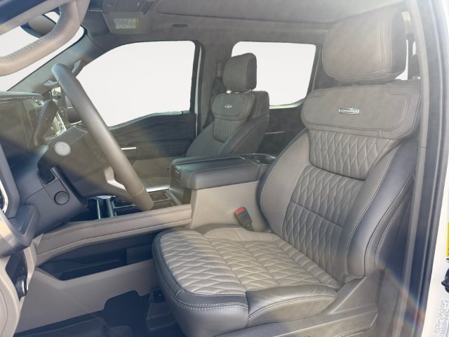 Certified 2025 Ford F450 Platinum w/ Platinum Plus Package AWD/4WD image 15