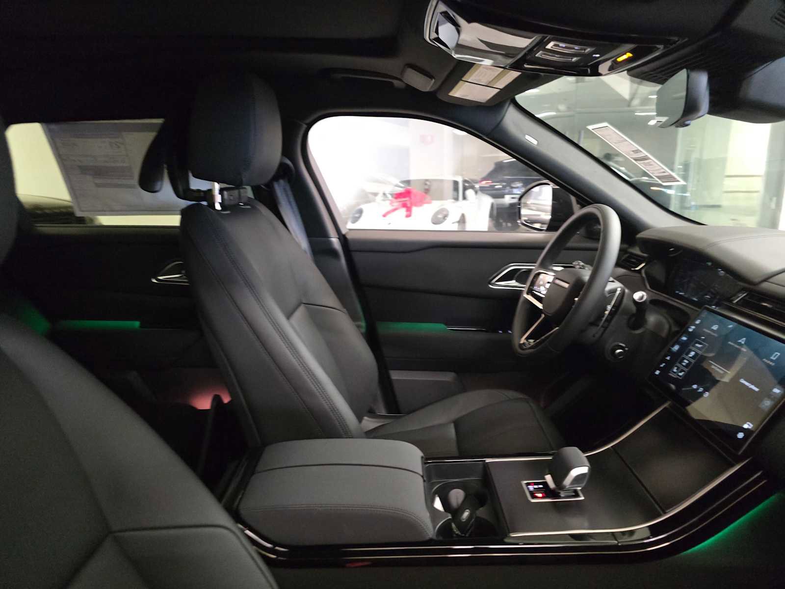 New 2026 Land Rover Range Rover Velar Dynamic SE image 10