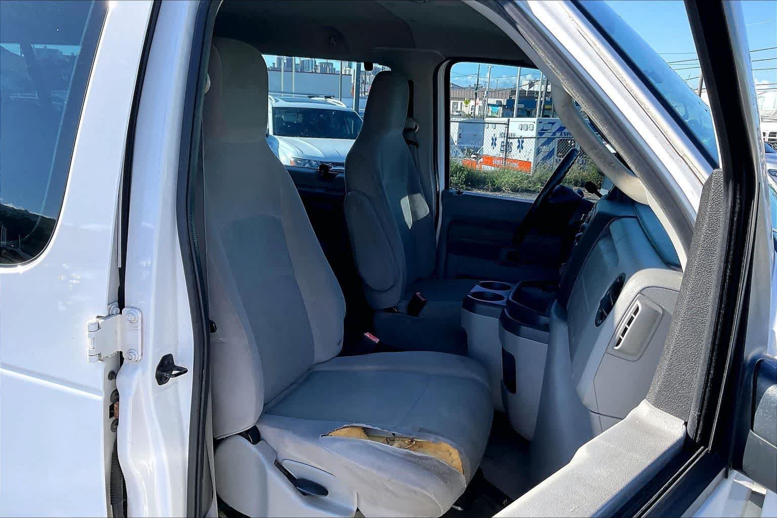 Used 2011 Ford E-350 and Econoline 350 XLT RWD image 13