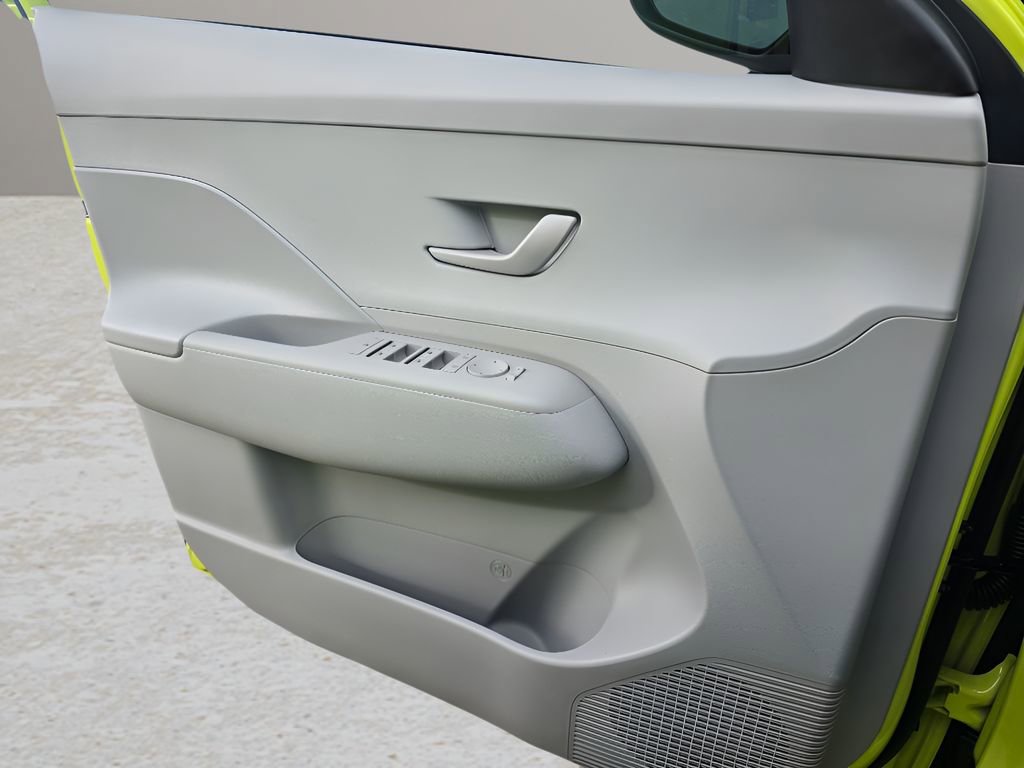 New 2026 Hyundai Kona SE image 16