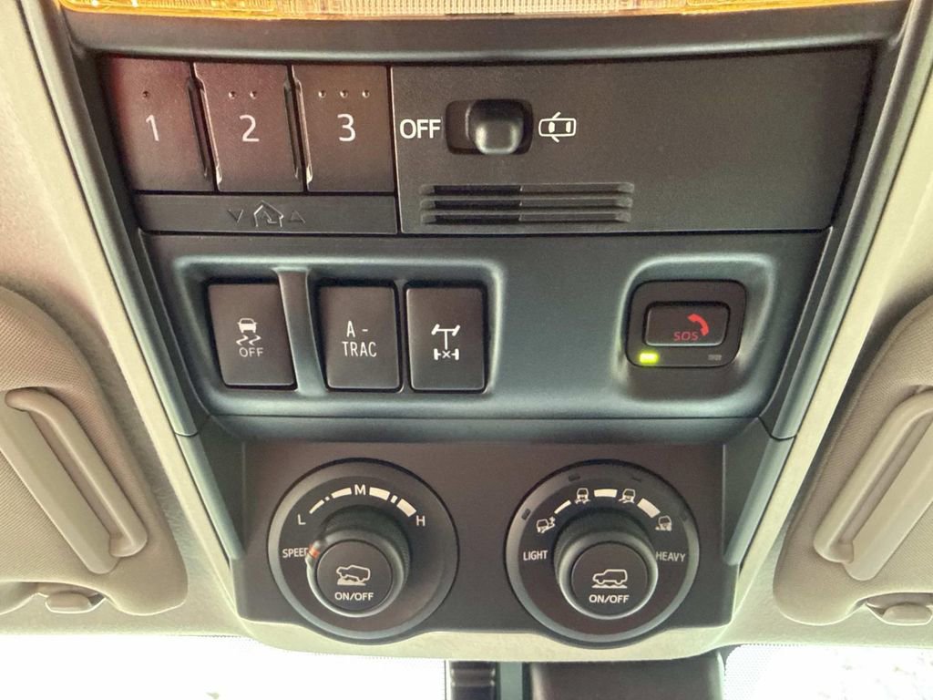 Used 2022 Toyota 4Runner TRD Off-Road Premium AWD/4WD image 51