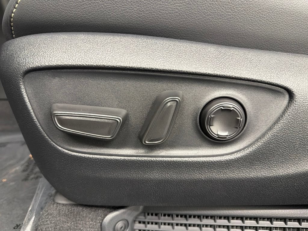 Certified 2026 Toyota Sienna Limited FWD image 23