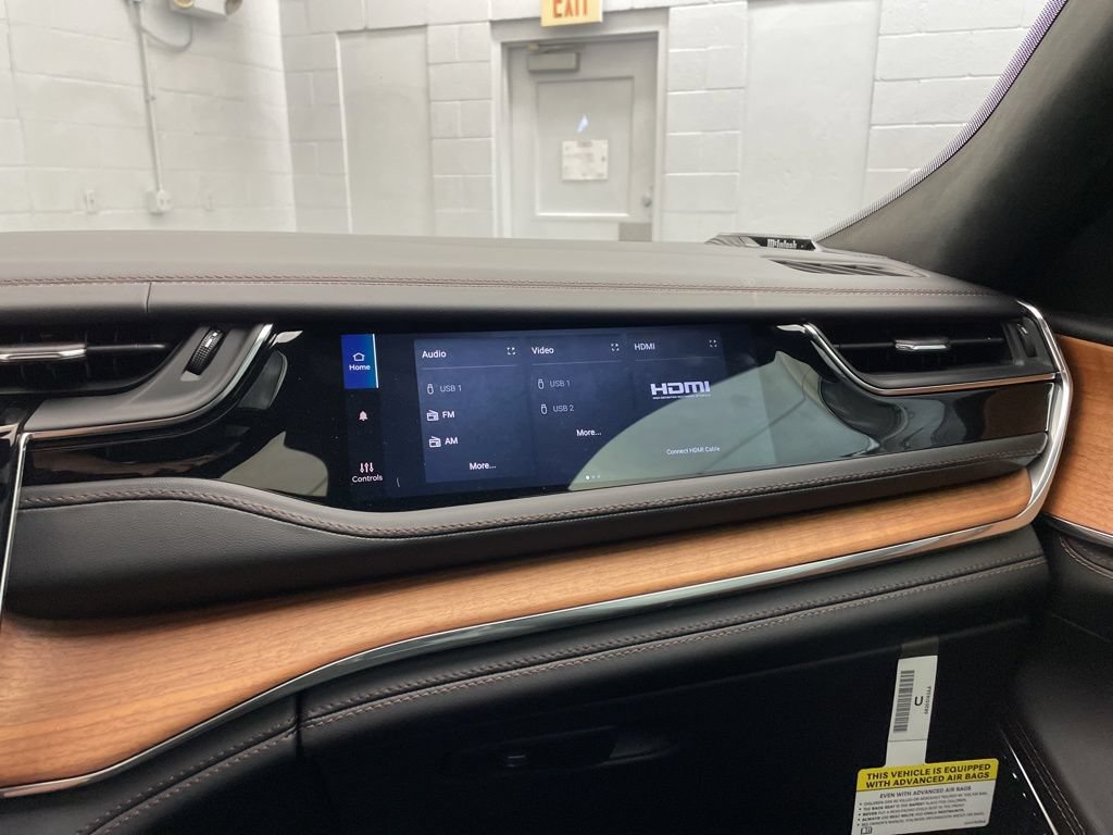 New 2025 Jeep Grand Cherokee L Summit AWD/4WD image 18