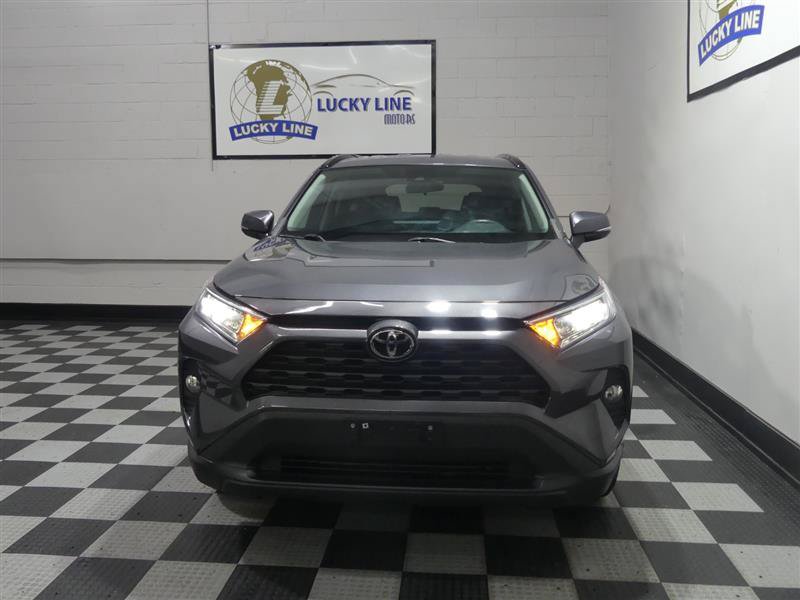 Used 2021 Toyota RAV4 XLE AWD/4WD image 2