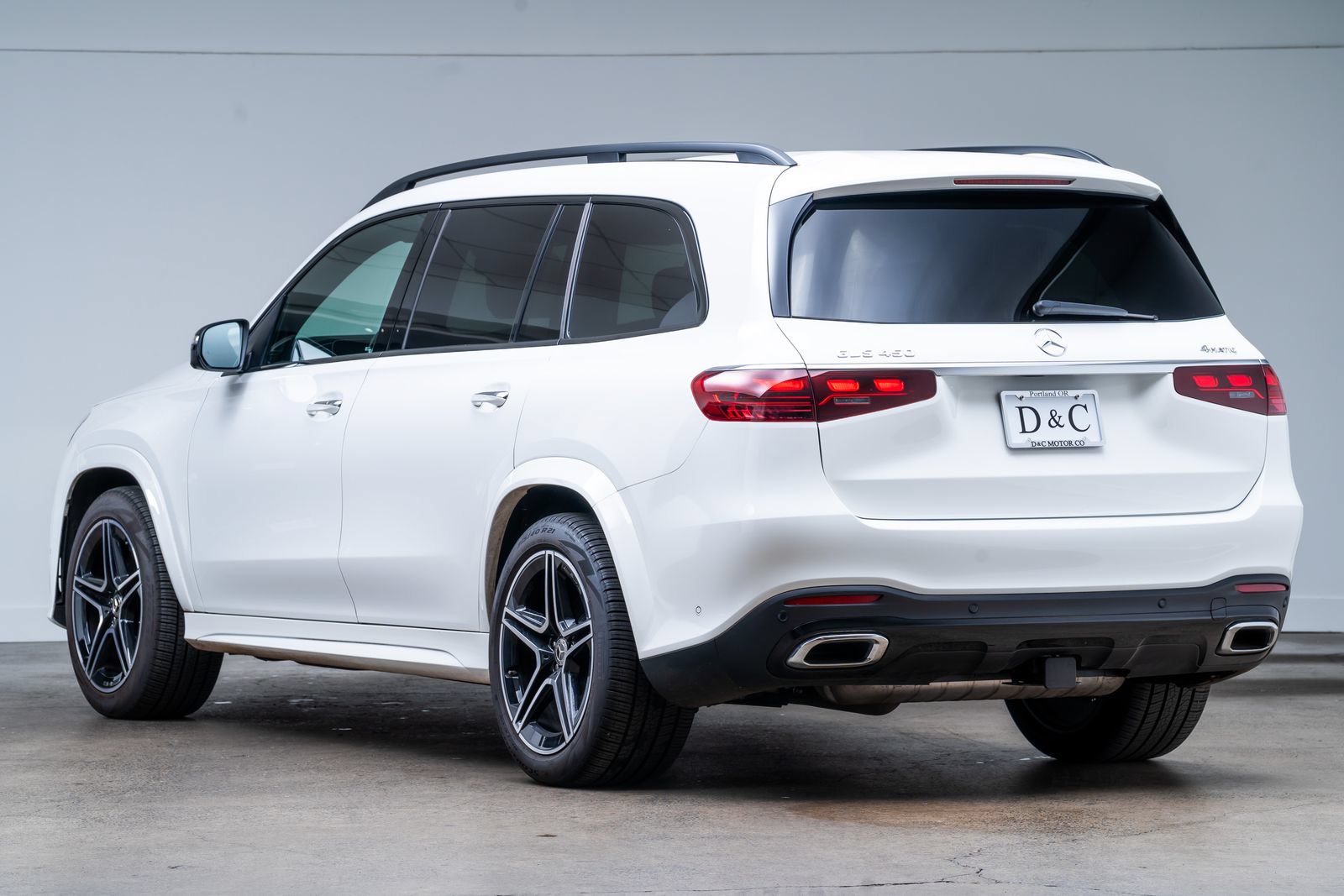Used 2025 Mercedes-Benz GLS 450 4MATIC image 4