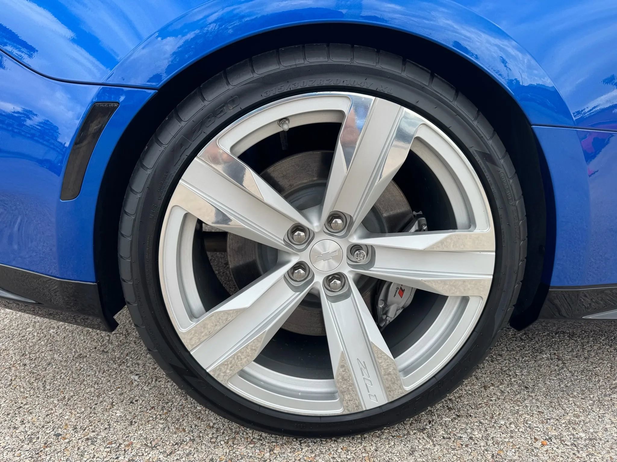 Used 2018 Chevrolet Camaro ZL1 w/ LPO, ZL1 Protection Package RWD image 16