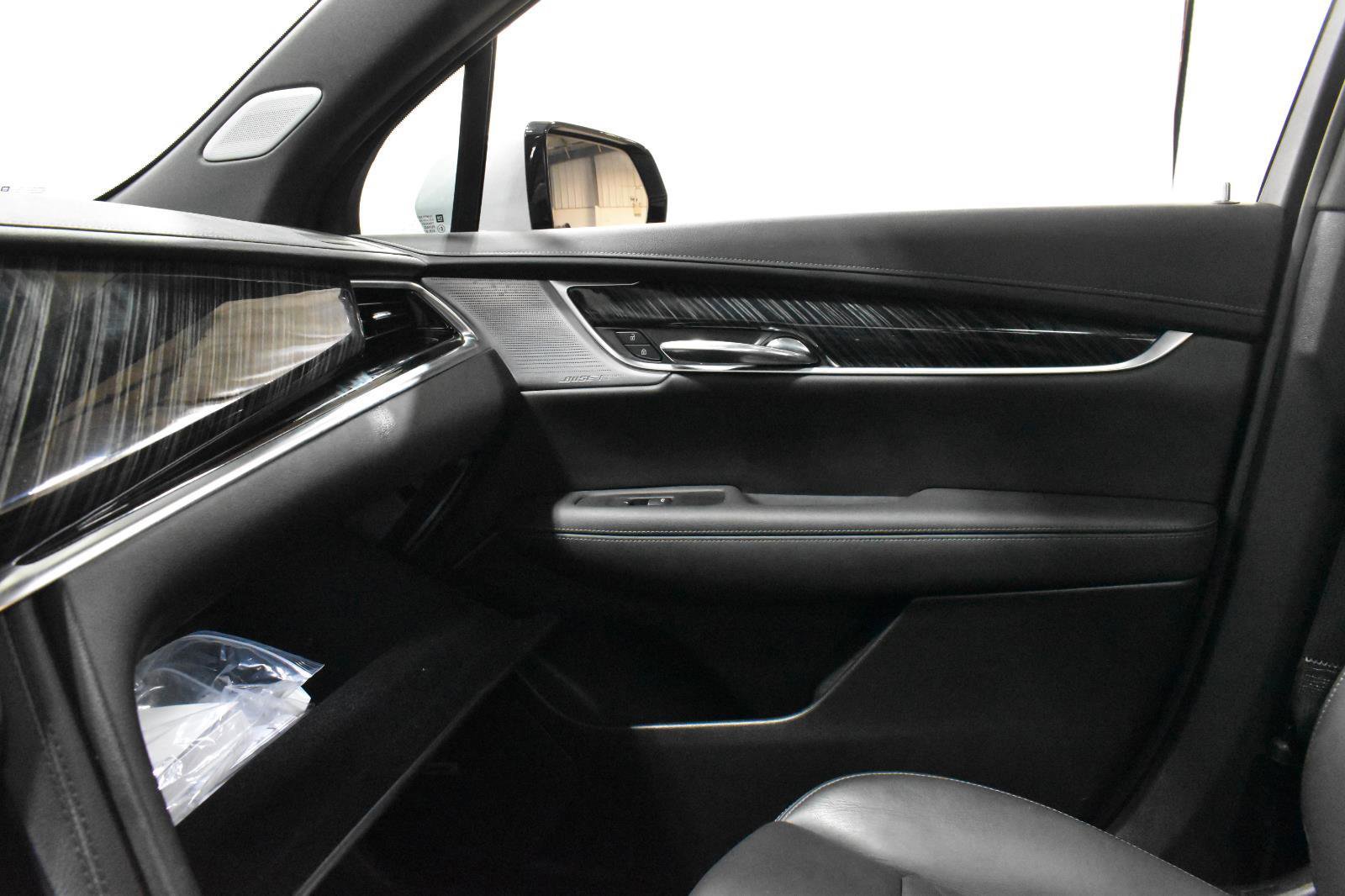 Certified 2025 Cadillac XT6 Premium Luxury image 23