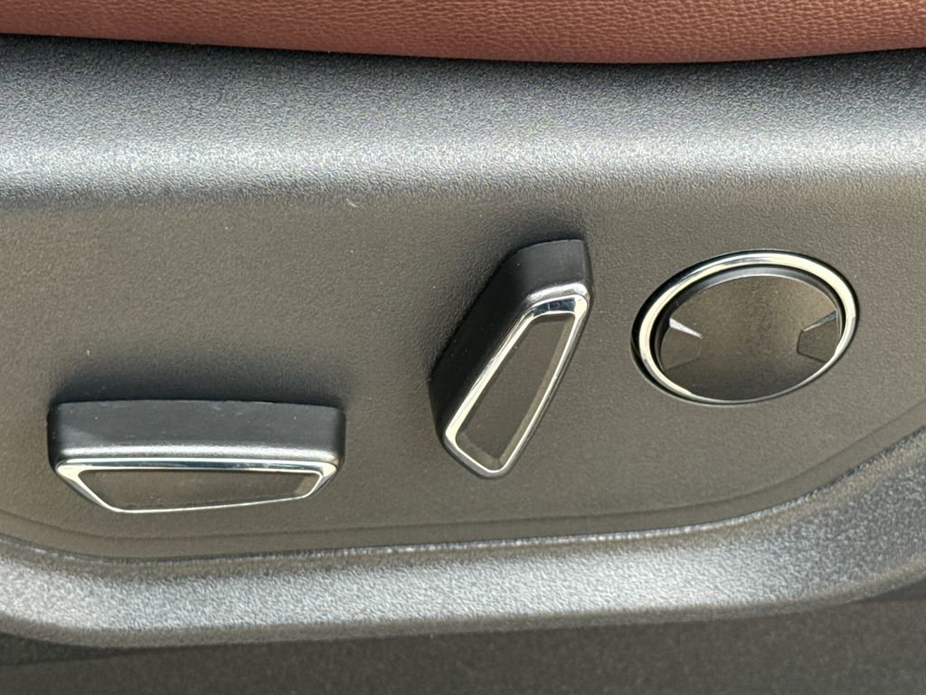 Used 2024 Ford Expedition Limited image 23