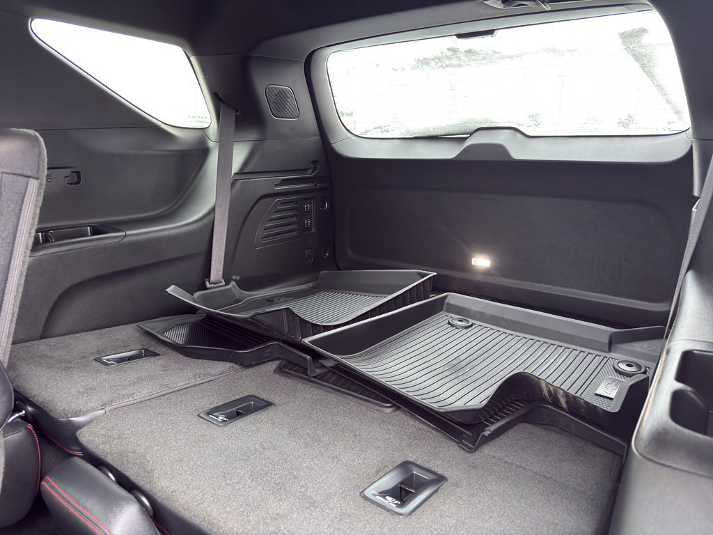 Used 2024 Chevrolet Traverse RS w/ LPO, Floor Liner Package image 38