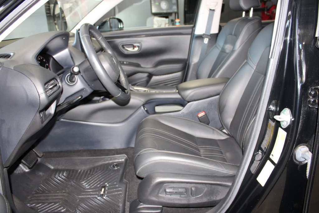 Used 2023 Honda HR-V EX-L image 7